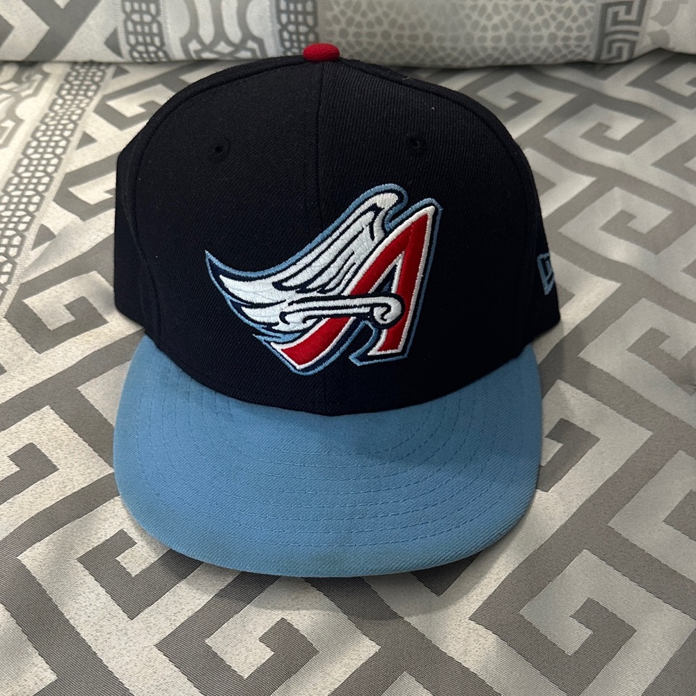 Angels Retro Wing Logo Fitted Hat – New Era 7 1/8 – Cooperstown – Used